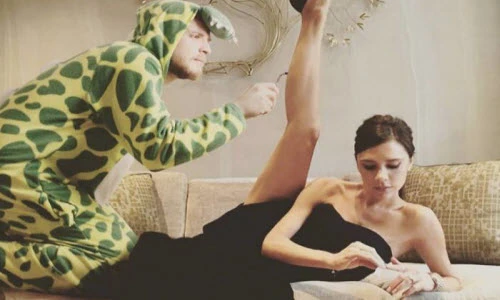 Trai đẹp gây sốt khi trở thành "bạn thân" của sao nổi tiếng