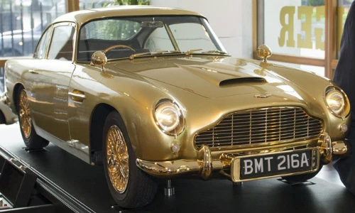 Chiêm ngưỡng bản sao mạ vàng độc nhất của Aston Martin 