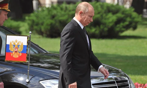 "Soi" Mercedes-Benz chống đạn của Tổng thống Putin tại Đà Nẵng