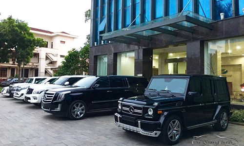 "Soi" loạt xe sang tiền tỷ, biển khủng tại Quảng Bình