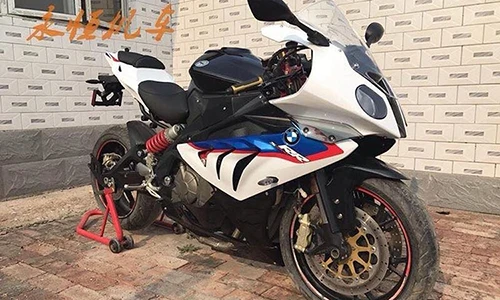 Xế nổ Tàu Benelli BN600i "mượn xác" siêu môtô BMW S1000RR