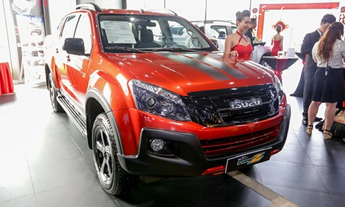 Bán tải Isuzu D-Max giảm giá khủng tới 200 triệu tại VN