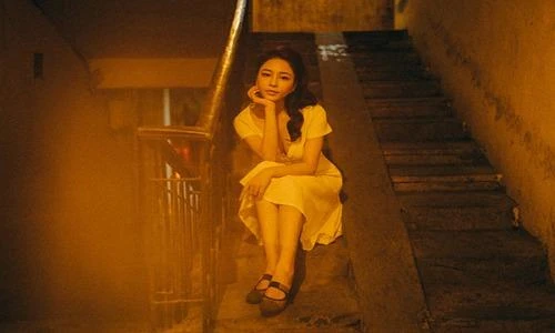 Ăn mặc hở hang, hot girl Trâm Anh nhận tin nhắn “ngã giá đi khách“