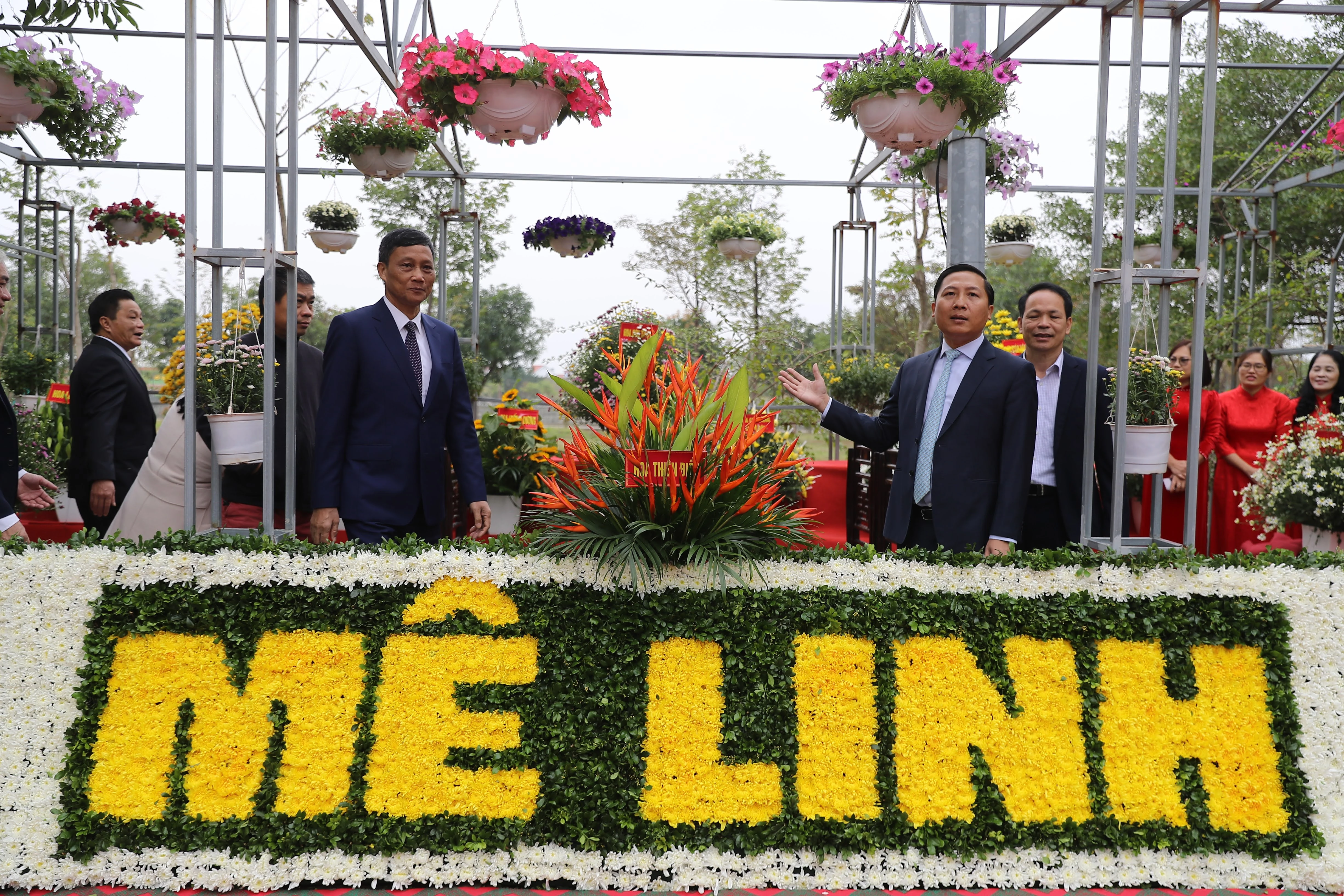 Khai mạc Festival hoa Mê Linh 2022, tưng bừng hương sắc