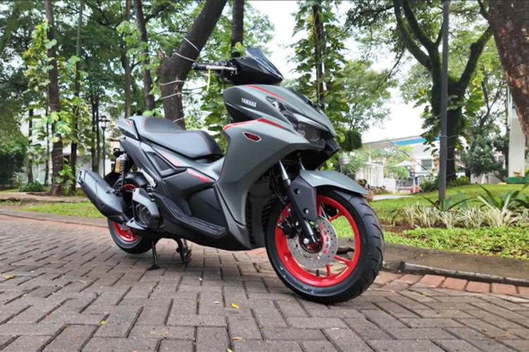 Yamaha NVX 2025 hơn 90 triệu về Việt Nam "ăn xăng siêu ít"