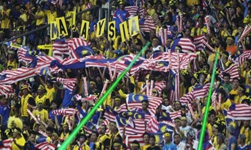 Chiêu trò không đẹp của CĐV Malaysia... đội tuyển Việt Nam cần dè chừng