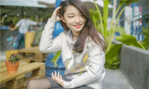 Nữ game thủ xinh đẹp làm “chao đảo” làng thể thao điện tử