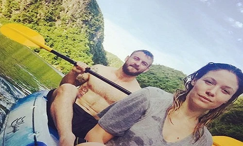 Tiền vệ AS Roma và bạn gái khoe ảnh du lịch VN