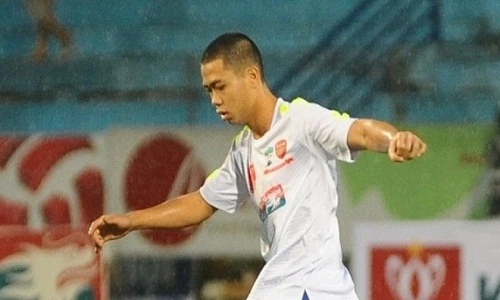 Xuống tóc mong “đổi đời”, Công Phượng vẫn thua đau