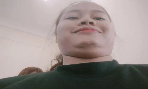 Con gái hai cằm, ai bảo không đáng yêu?