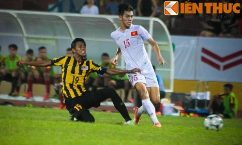 Thắng Malaysia 3-1, U19 Việt Nam xây vững ngôi đầu