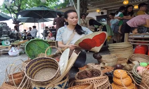 “Chợ quê giữa phố”