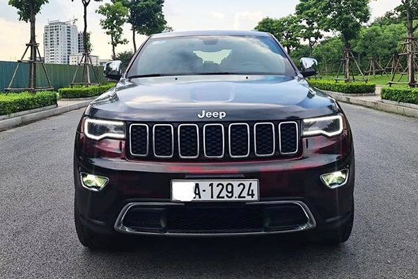 Jeep Grand Cherokee chạy 3 năm, "bay" gần 2 tỷ đồng