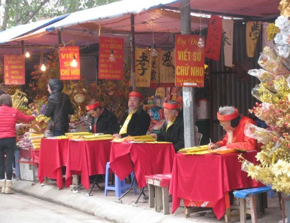 Điểm danh giá sốc quanh phủ thiêng Tây Hồ