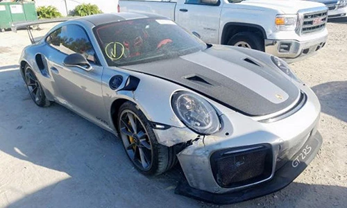 Porsche 911 GT2 RS "nát đầu" được đấu giá hơn 3,7 tỷ đồng