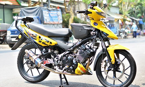 Xem dân chơi Sài Gòn độ "huyền thoại" côn tay Suzuki FX
