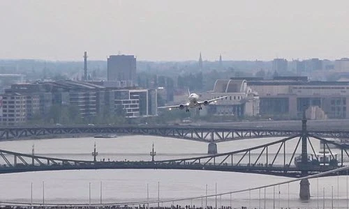 Xem máy bay chở khách tung hoành như chiến đấu cơ