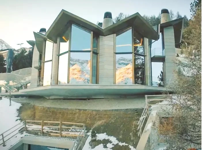 Cận cảnh biệt thự 7 tầng dát vàng xa hoa dưới lòng đất 