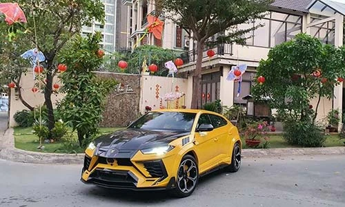 Siêu SUV Lamborghini Urus hơn 20 tỷ độ Mansory ở Sài Gòn