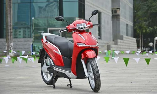 Xe máy điện "nhái" Honda SH tăng giá lên 32,9 triệu đồng