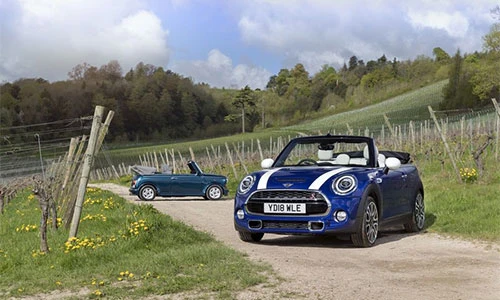 Xe mui trần MINI Cabriolet phiên bản đặc biệt giá 1 tỷ đồng