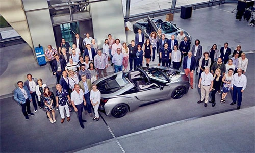 18 chiếc siêu xe BMW i8 mui trần đặc biệt đã có chủ