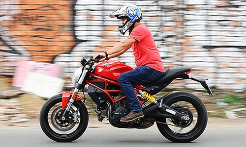 Cầm lái “quỷ nhỏ” Ducati Monster 797 giá 329 triệu tại Việt Nam