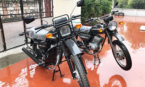 Xe máy Minsk "chở lợn" giá 100 triệu đồng tại Hà Nội 