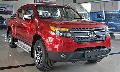 Xe bán tải FAW Hongta T340 Trung Quốc "nhái" Ford Explorer