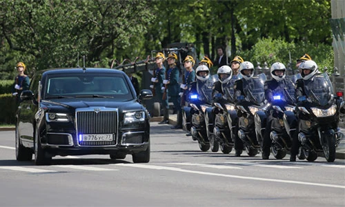 Siêu xe sang limousine chở Tổng thống Putin tại lễ nhậm chức