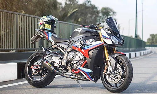 Xe môtô BMW S1000R giá 588 triệu độ "quái vật" ở Sài Gòn