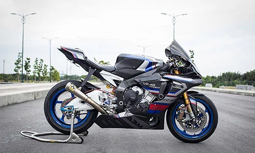 Siêu môtô Yamaha R1M giá 900 triệu "độ khủng" tại Sài Gòn