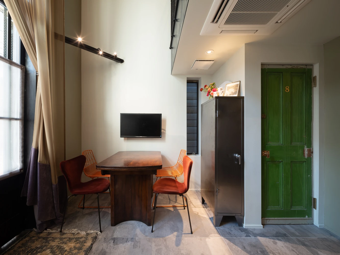 Bị vây kín 3 mặt, nhà trong ngõ vẫn cực thông thoáng