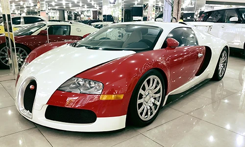 Bugatti 50 tỷ của Minh Nhựa tại showroom siêu xe Sài Gòn