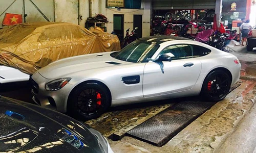 Mercedes-AMG GT S hơn 9 tỷ của Cường Đô la "thay áo"