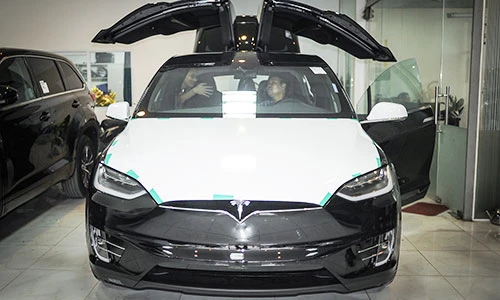 Siêu xe điện Tesla Model X P100D giá 8 tỷ tại Sài Gòn