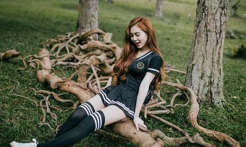 Cô giáo mầm non tương lai và vòng eo chẳng thua Ngọc Trinh