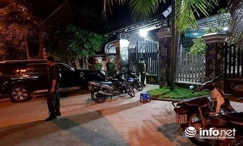 Xe sang, gỗ quý trong nhà riêng trùm gỗ lậu Phượng “râu” ở Đắk Nông