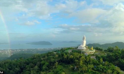 Chiêm ngưỡng cảnh tuyệt mỹ của xứ Chùa Vàng từ trên cao