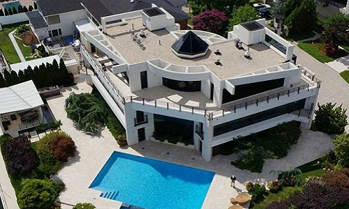 Giảm gần nửa, biệt thự siêu sang của “ông trùm” vẫn không ai mua