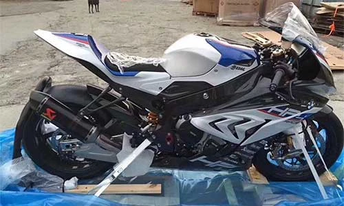 “Đập thùng” siêu môtô BMW HP4 Race tiền tỷ tại Sài Gòn