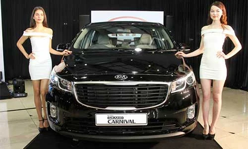 Kia Sedona 2018 nâng cấp giá từ 920 triệu đồng tại Malaysia