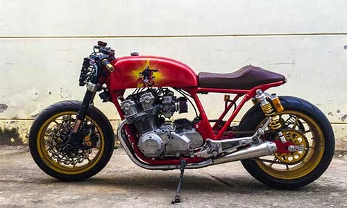 Môtô Honda CB750F cafe racer khoác áo tuyển U23 Việt Nam