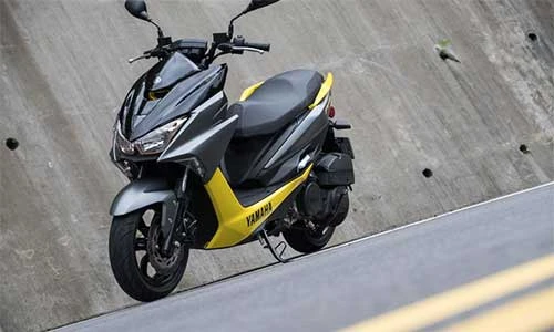 “Soi” xe ga Yamaha Force 155 2018 giá hơn 70 triệu
