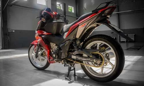 Xe máy Honda Winner 150 độ "xế phượt" ngon, bổ, rẻ tại VN