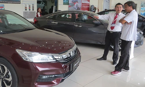 Loạt ôtô giảm giá gây chú ý tại thị trường Việt đầu 2018