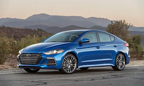 Hyundai Elantra 2018 sắp về Việt Nam giá 688 triệu đồng?