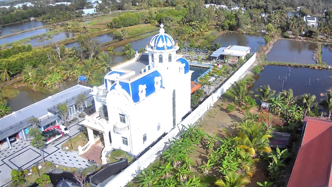 Mục sở thị “biệt phủ đẹp nhất Cà Mau” xây trái phép 