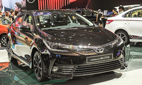 Toyota Corolla Altis 2018 “trình làng” khách hàng Việt