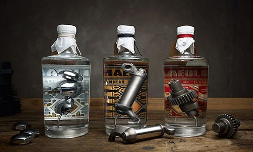 Rượu ngâm phụ tùng môtô Harley-Davidson giá hơn 20 triệu